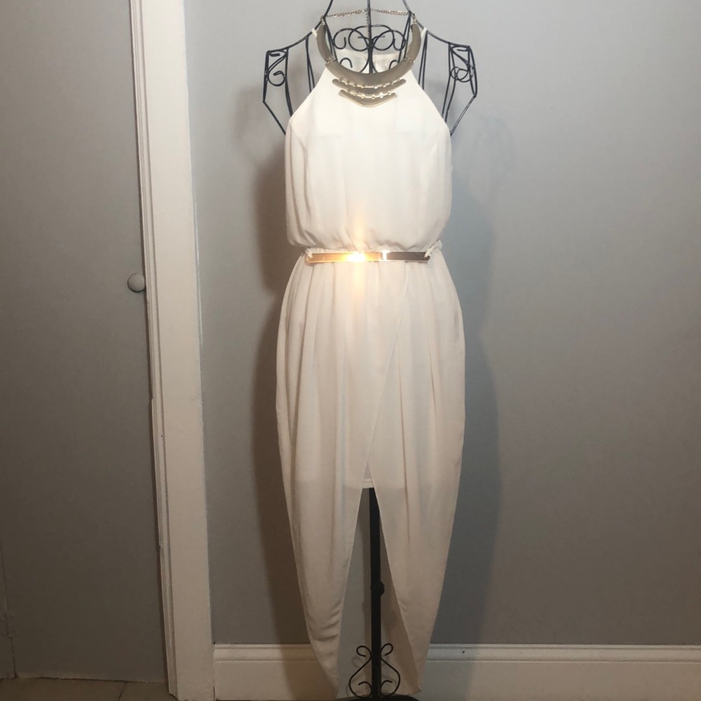 NWOT White Hi-Low Dress with Gold Bet and Necklace